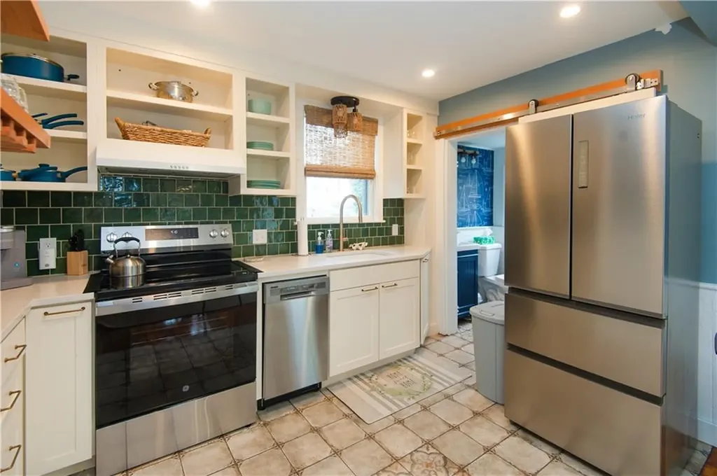 12 Maitland Court Newport RI 02840