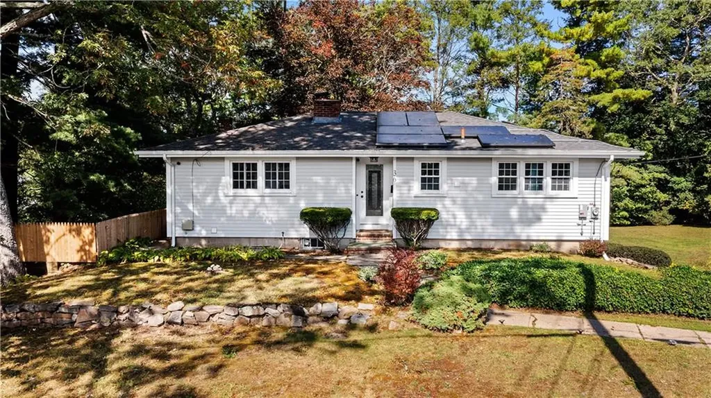 36 Woodland Avenue Coventry RI 02816