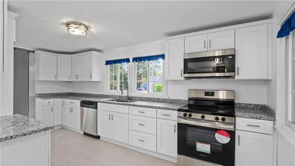 36 Woodland Avenue Coventry RI 02816
