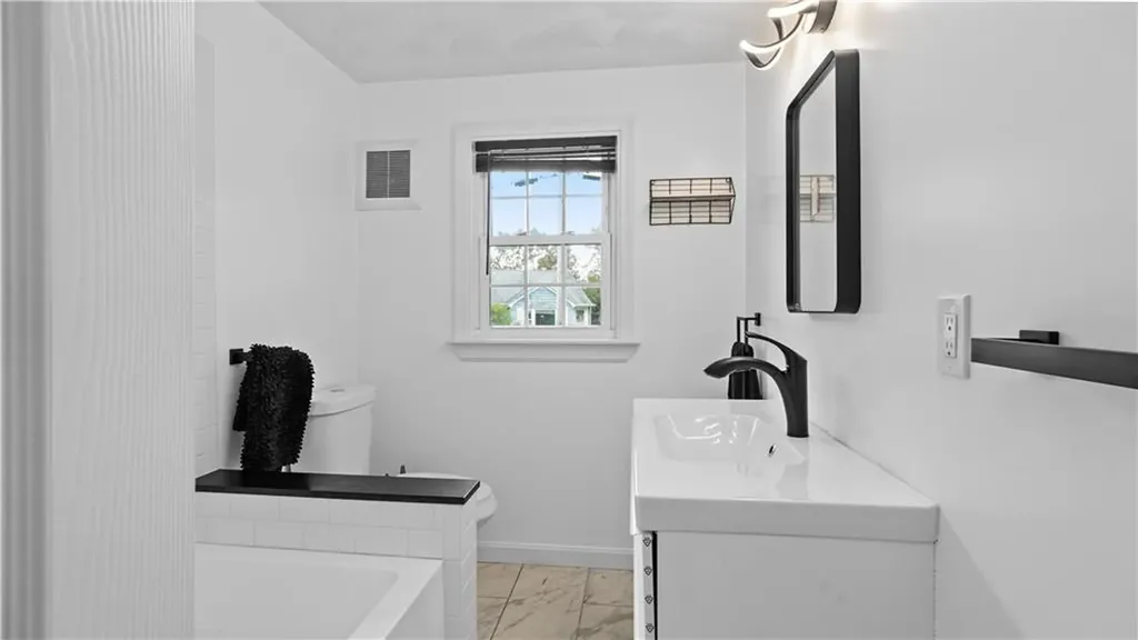 36 Woodland Avenue Coventry RI 02816
