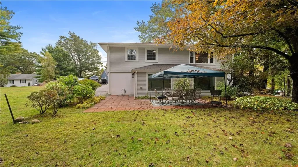 36 Woodland Avenue Coventry RI 02816
