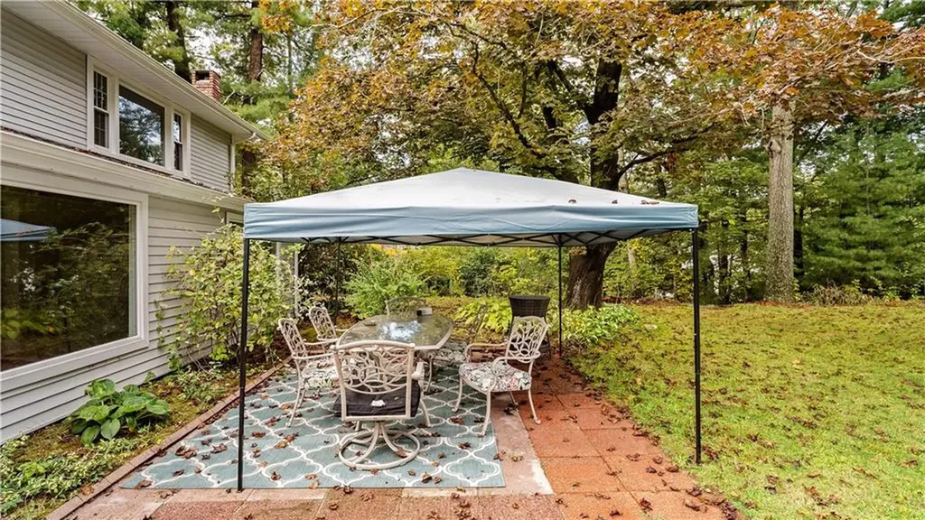 36 Woodland Avenue Coventry RI 02816