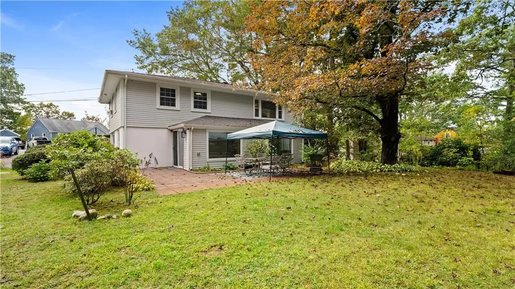 36 Woodland Avenue Coventry RI 02816