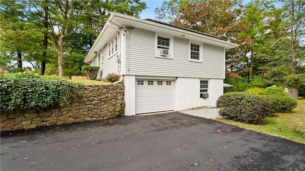 36 Woodland Avenue Coventry RI 02816
