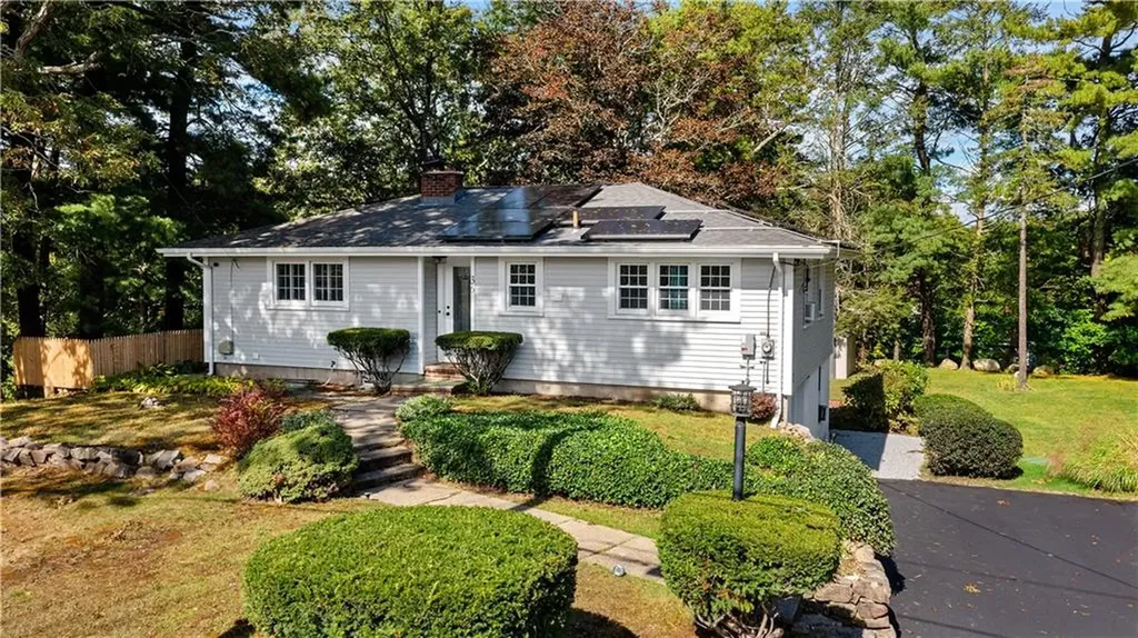 36 Woodland Avenue Coventry RI 02816