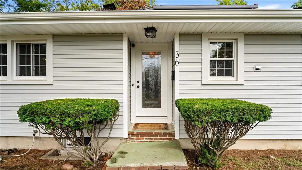 36 Woodland Avenue Coventry RI 02816