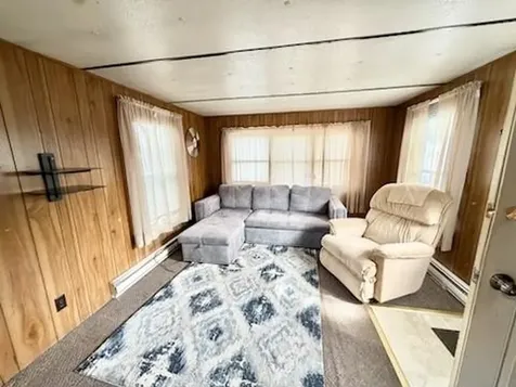 836 Forest Park Avenue Middletown RI 02842