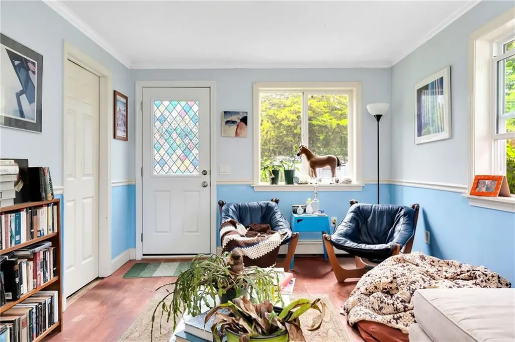 86 Lane 5 Avenue Warwick RI 02888