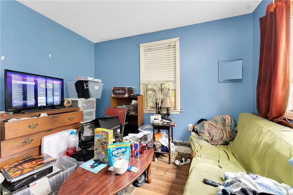 86 Lane 5 Avenue Warwick RI 02888