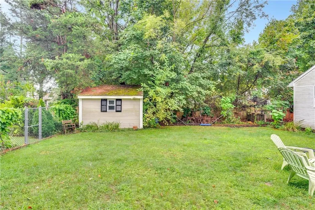 86 Lane 5 Avenue Warwick RI 02888