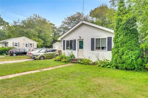 86 Lane 5 Avenue Warwick RI 02888