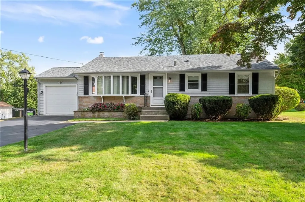 8 Meeting House Road Lincoln RI 02865