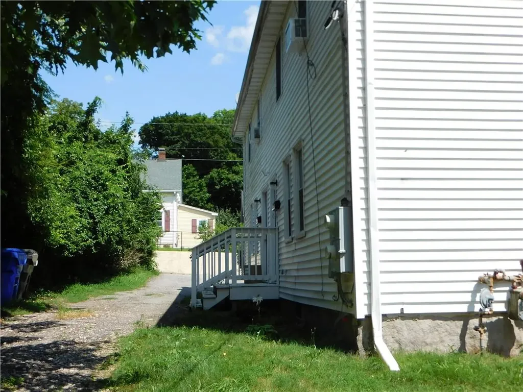 22 24 Douglas Street West Warwick RI 02893