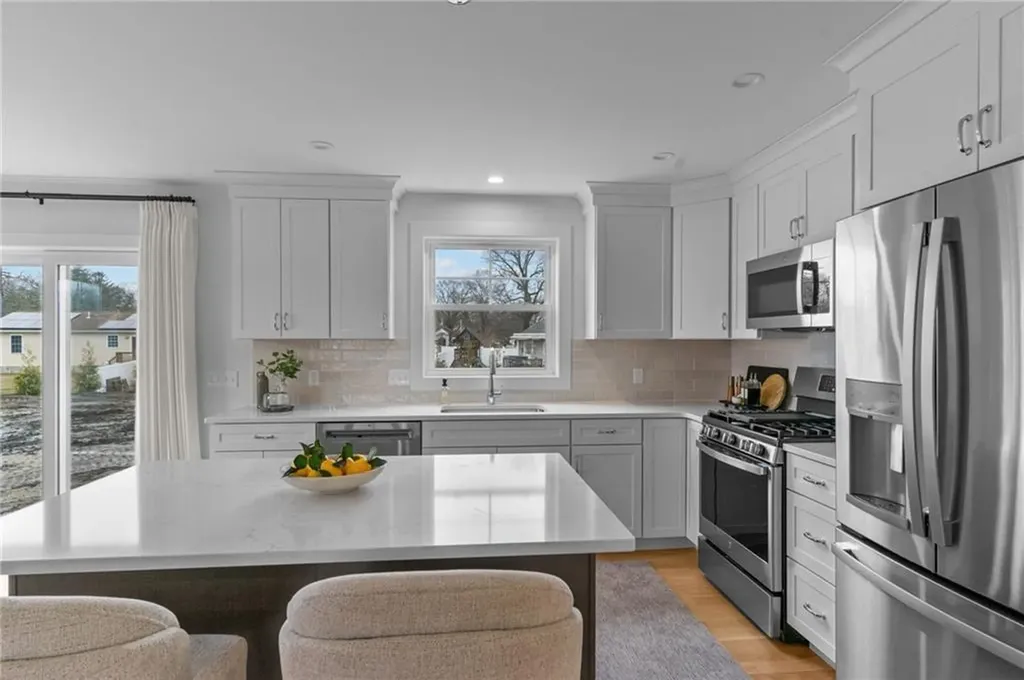 62 Red Maple Lane Warwick RI 02886