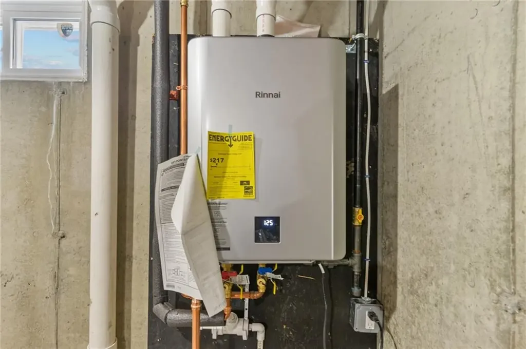 62 Red Maple Lane Warwick RI 02886