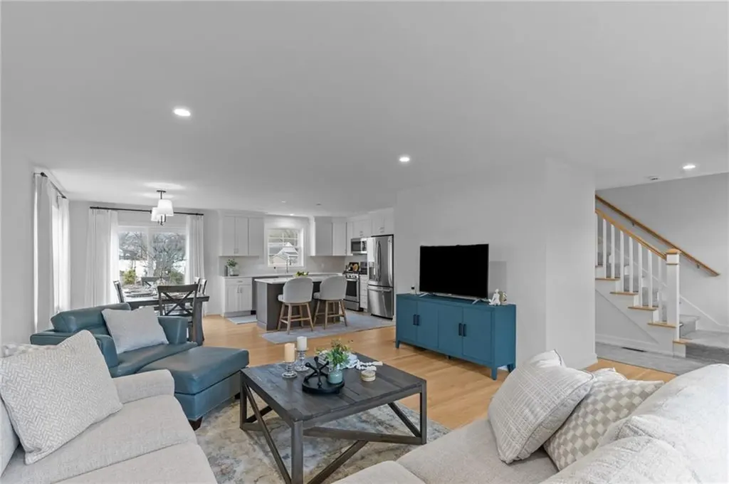 62 Red Maple Lane Warwick RI 02886