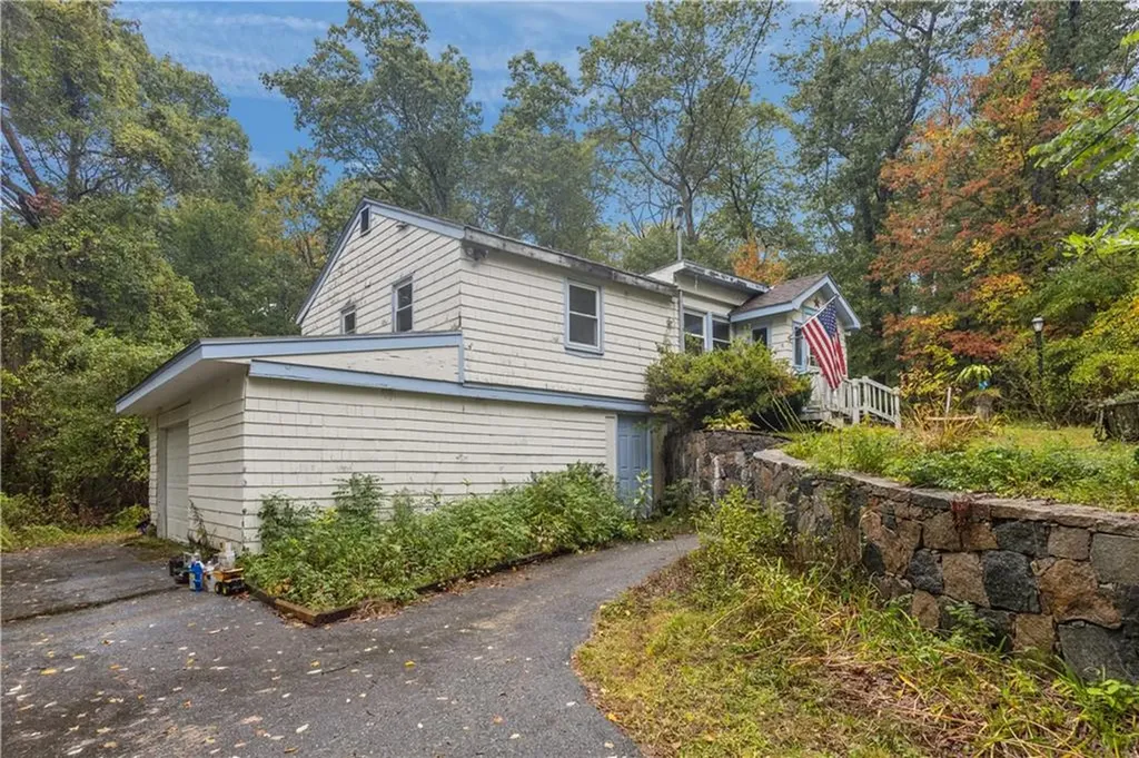1091 Snake Hill Road Glocester RI 02857