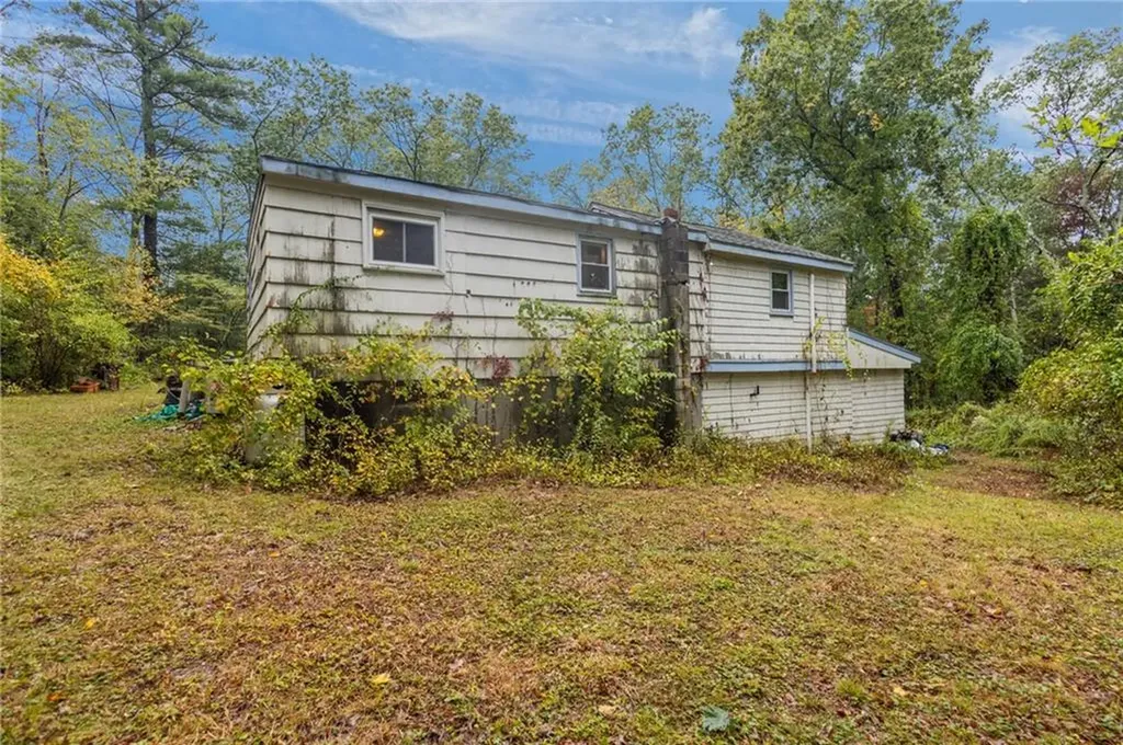 1091 Snake Hill Road Glocester RI 02857