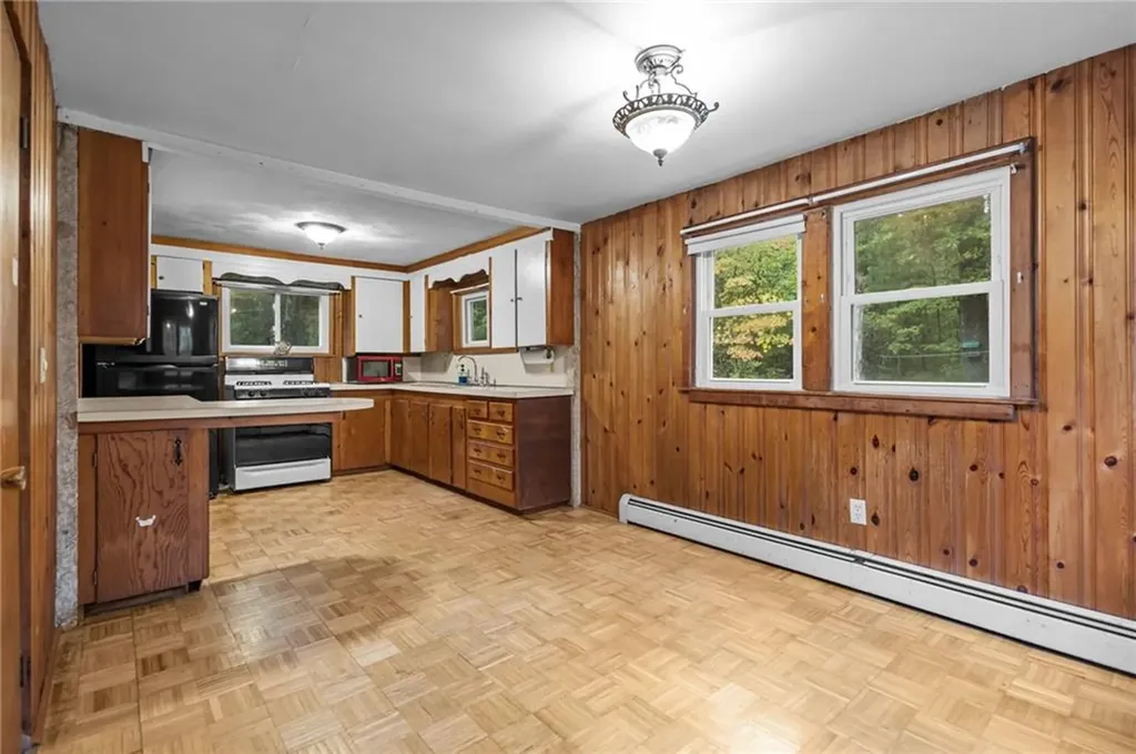 1091 Snake Hill Road Glocester RI 02857
