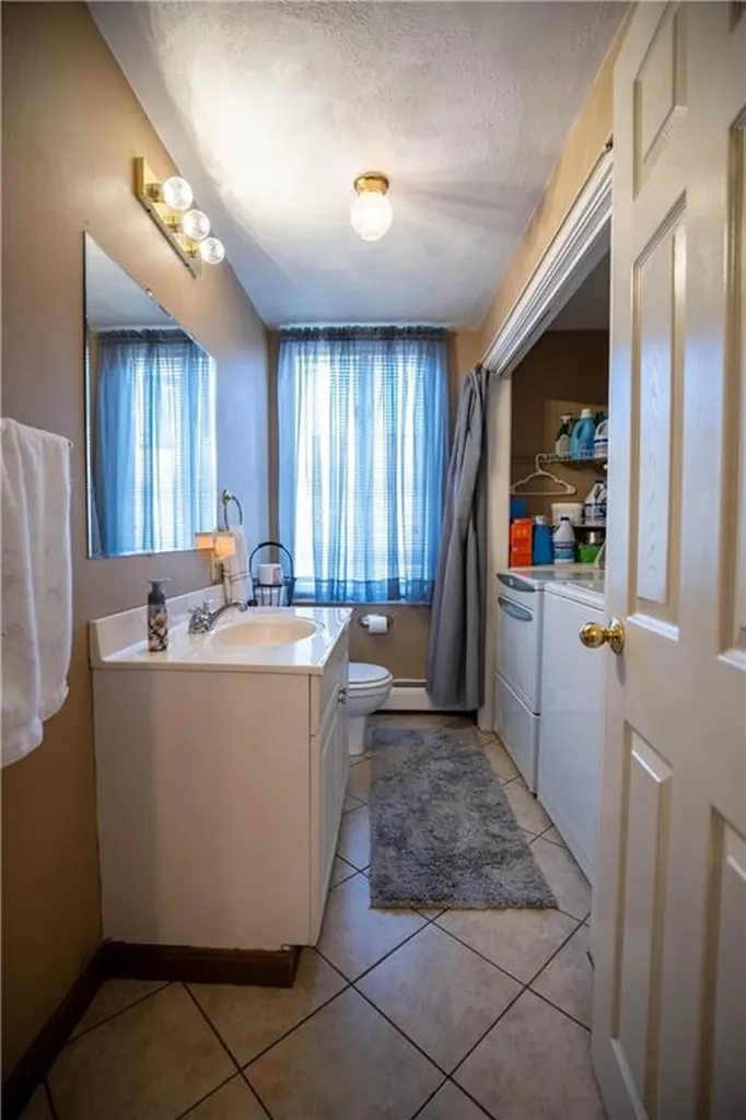 21 Madison Street Warwick RI 02888