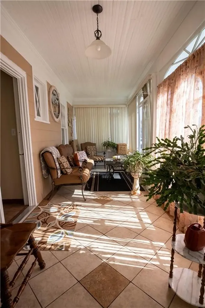 21 Madison Street Warwick RI 02888