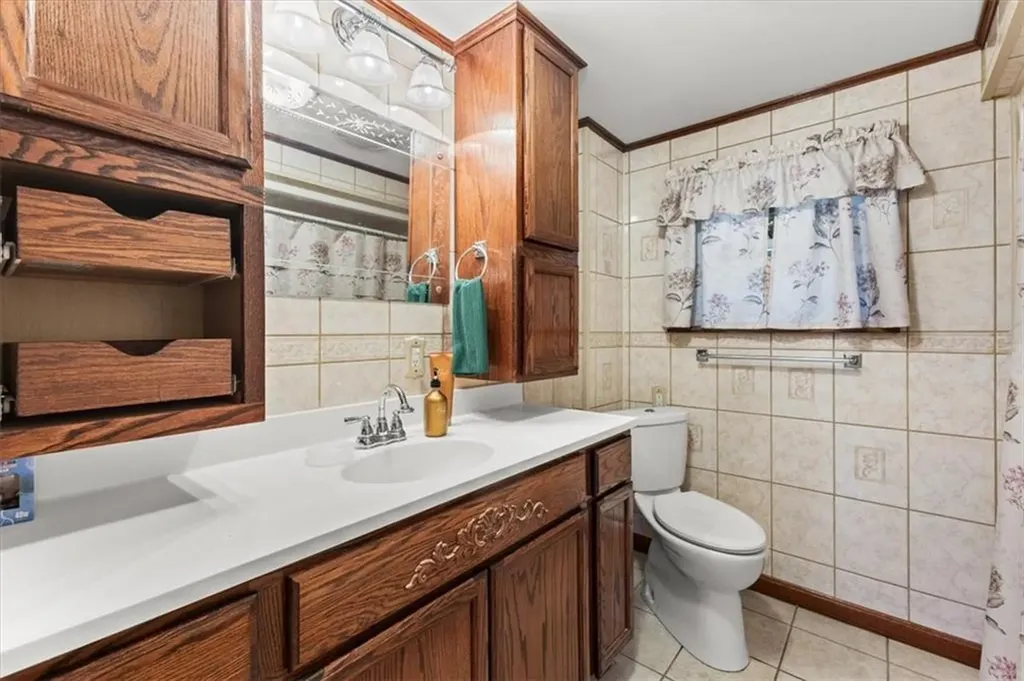 58 Griffith Drive East Providence RI 02915