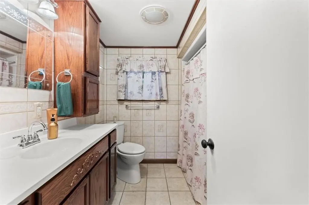 58 Griffith Drive East Providence RI 02915