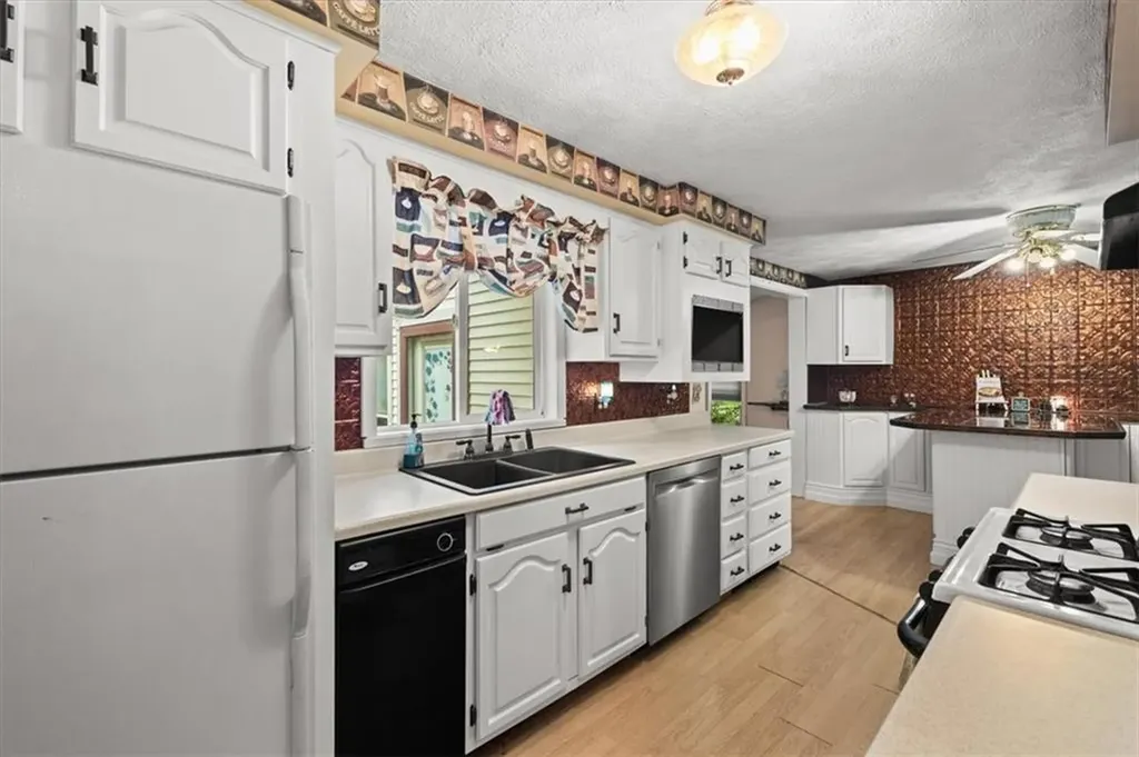 58 Griffith Drive East Providence RI 02915