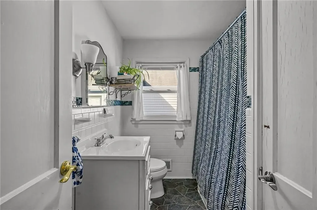 69 Burgess Avenue Pawtucket RI 02861