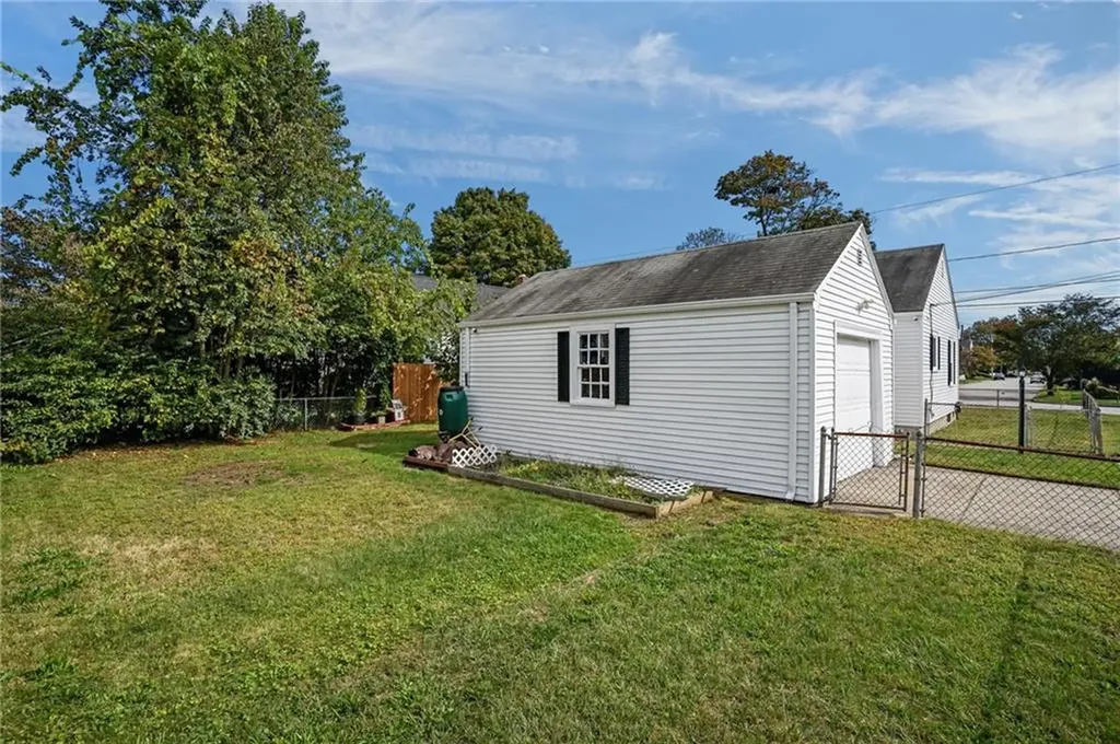 69 Burgess Avenue Pawtucket RI 02861