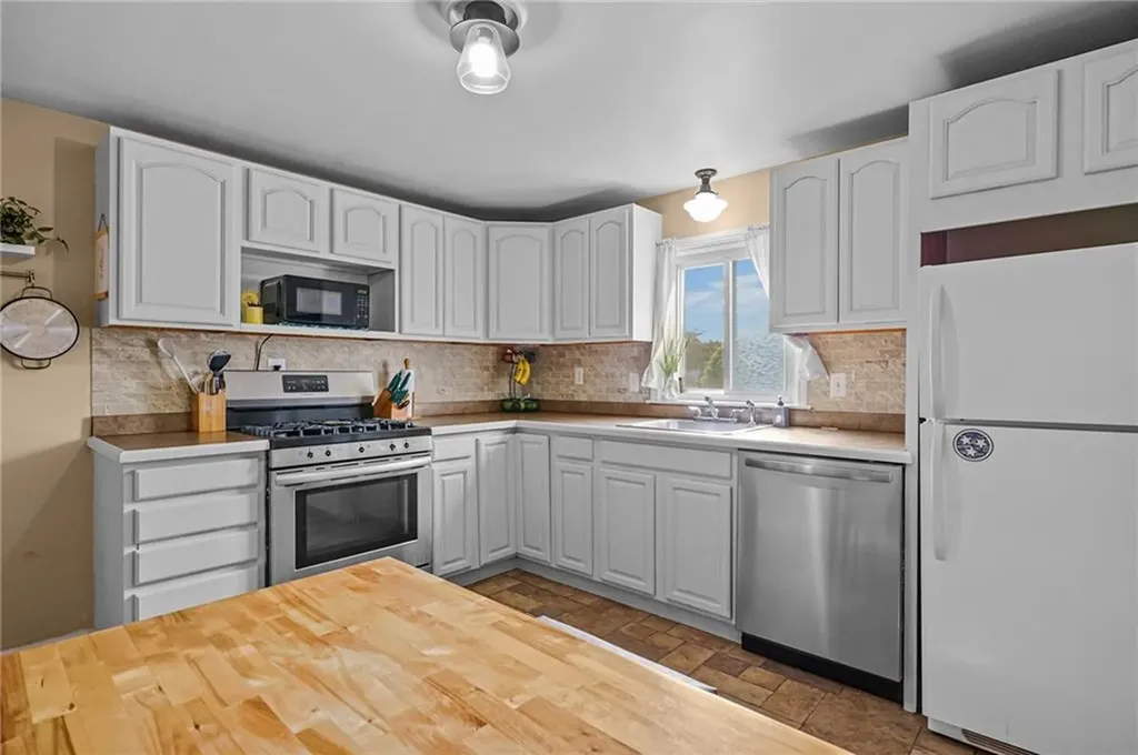 69 Burgess Avenue Pawtucket RI 02861