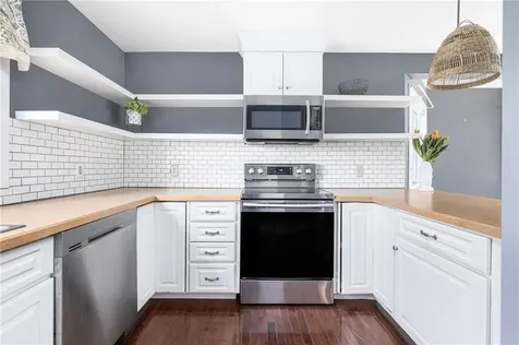 21 Woodlawn Circle Hopkinton RI 02832