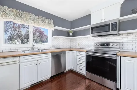 21 Woodlawn Circle Hopkinton RI 02832