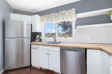 21 Woodlawn Circle Hopkinton RI 02832