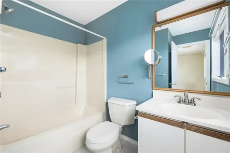 21 Woodlawn Circle Hopkinton RI 02832