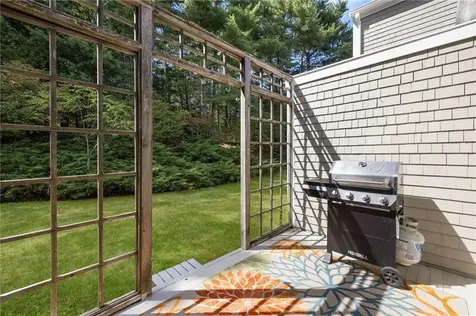 21 Woodlawn Circle Hopkinton RI 02832