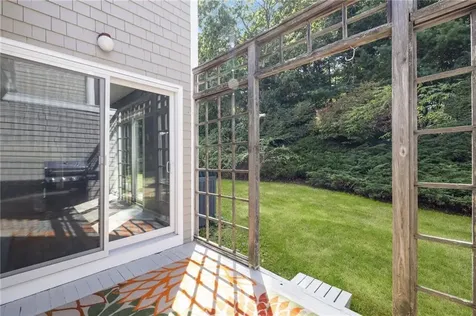 21 Woodlawn Circle Hopkinton RI 02832