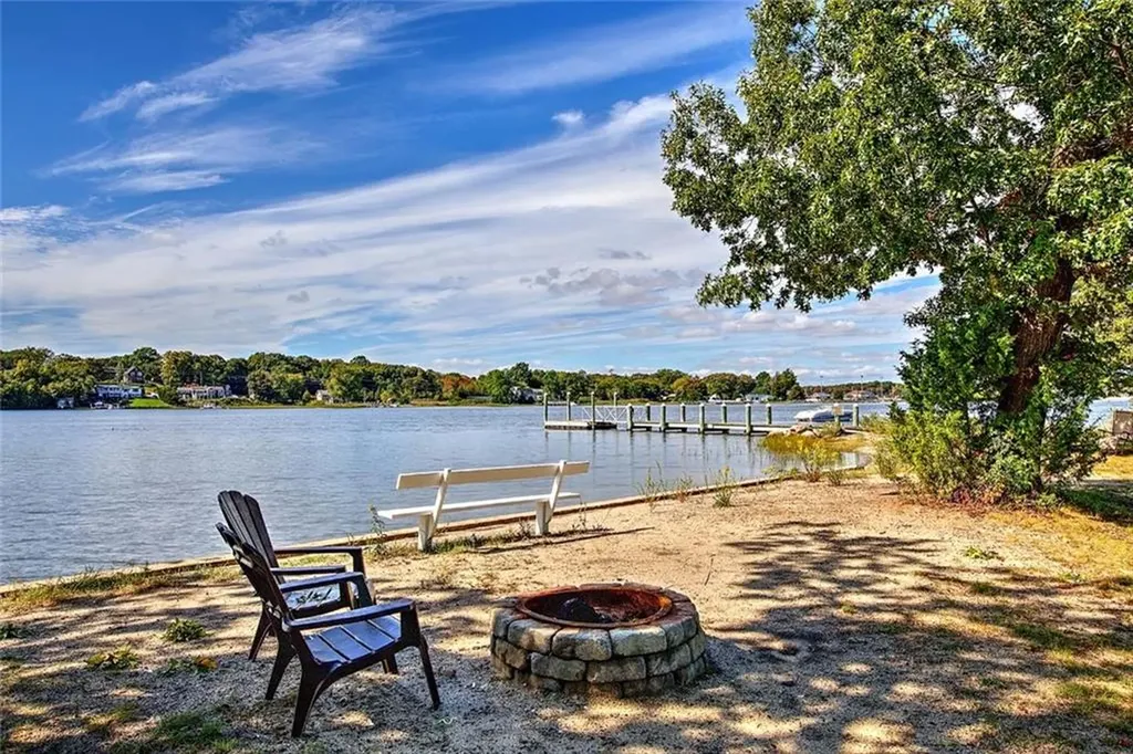 6 Plymouth Drive Barrington RI 02806