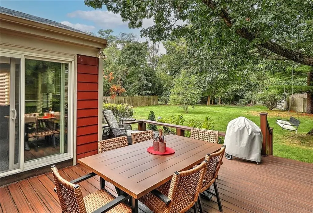 6 Plymouth Drive Barrington RI 02806