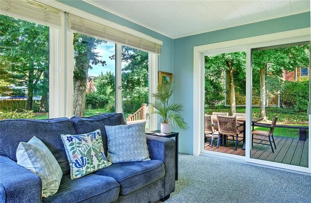 6 Plymouth Drive Barrington RI 02806