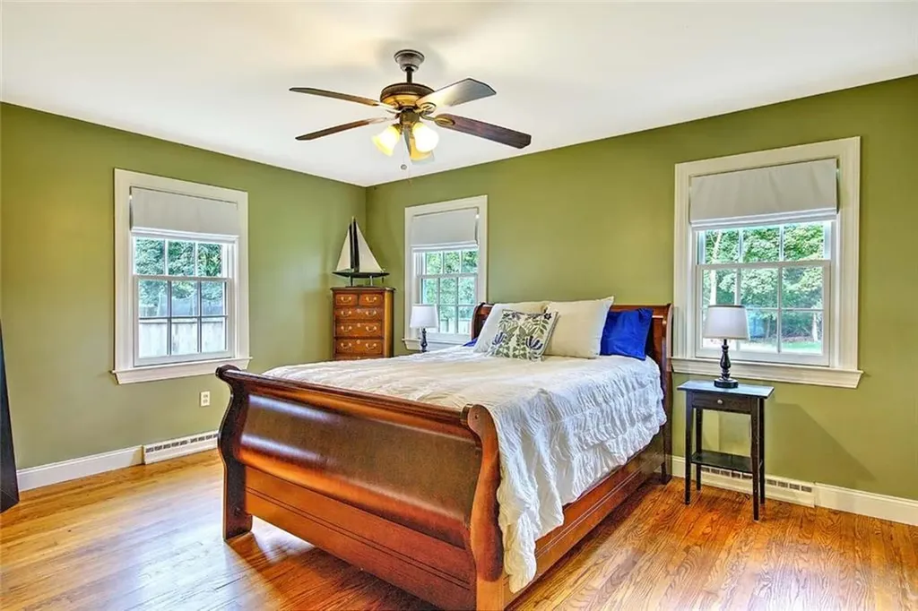 6 Plymouth Drive Barrington RI 02806