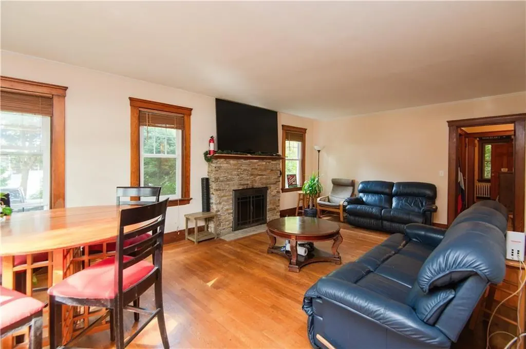 556 East Main Road Middletown RI 02842