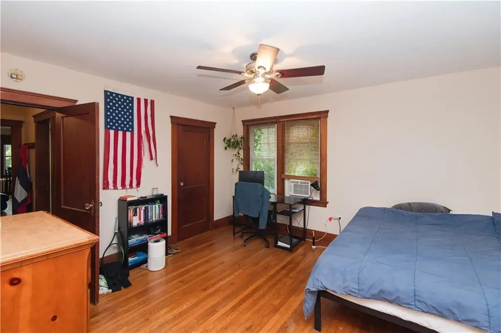 556 East Main Road Middletown RI 02842
