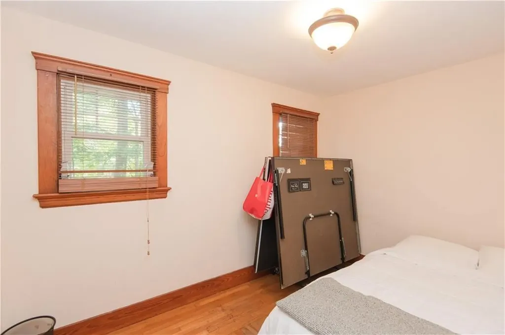 556 East Main Road Middletown RI 02842