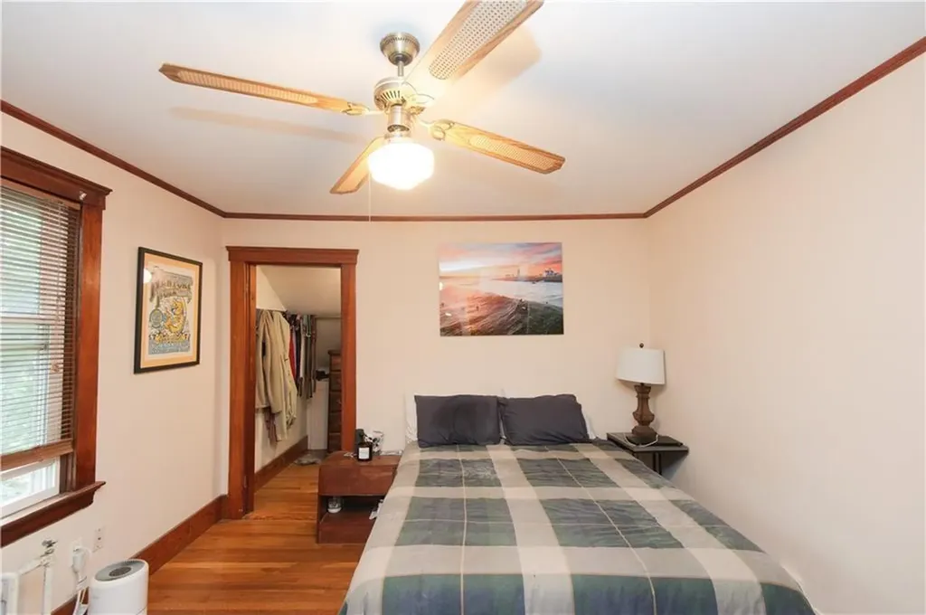 556 East Main Road Middletown RI 02842