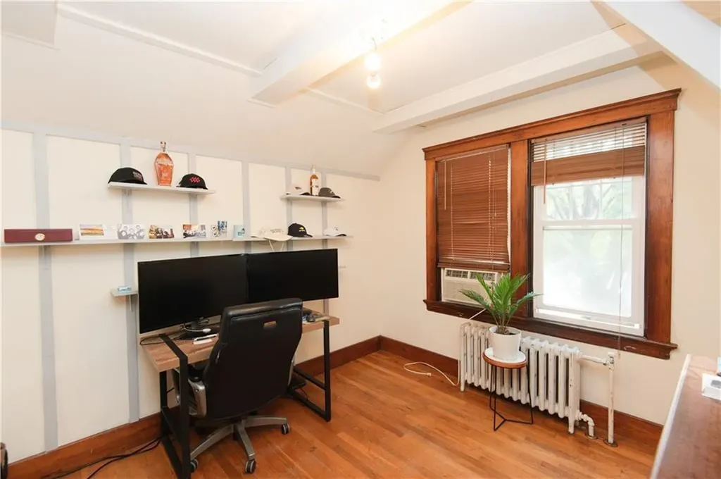 556 East Main Road Middletown RI 02842