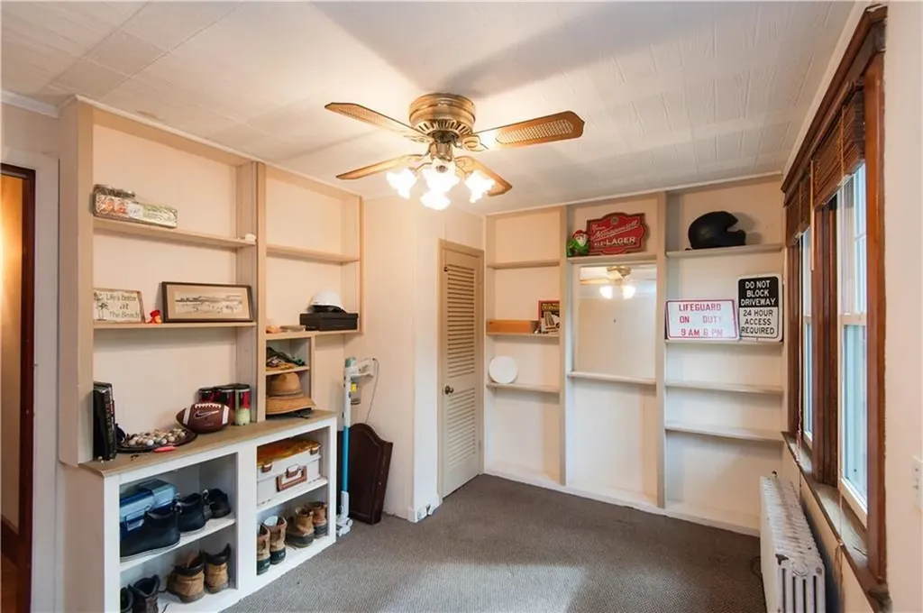 556 East Main Road Middletown RI 02842