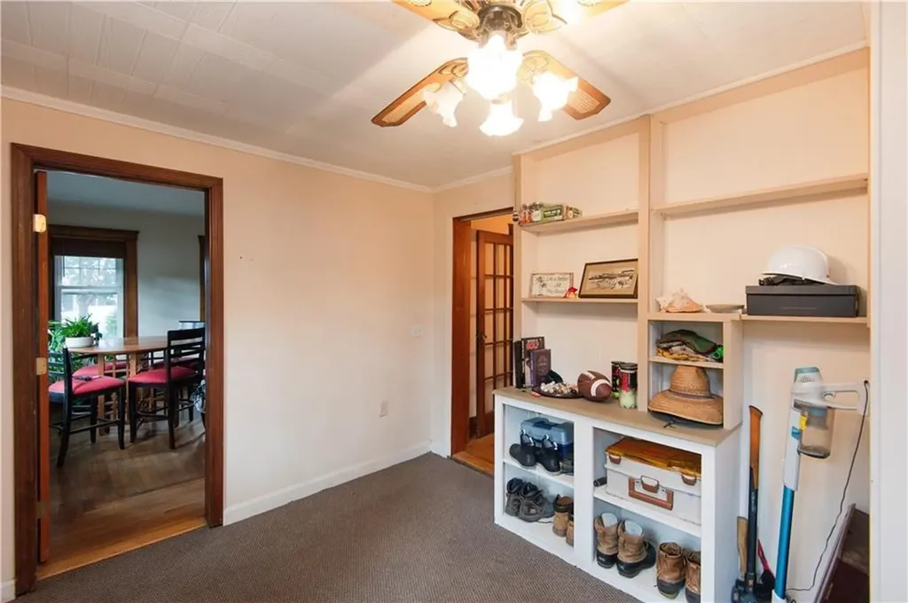556 East Main Road Middletown RI 02842