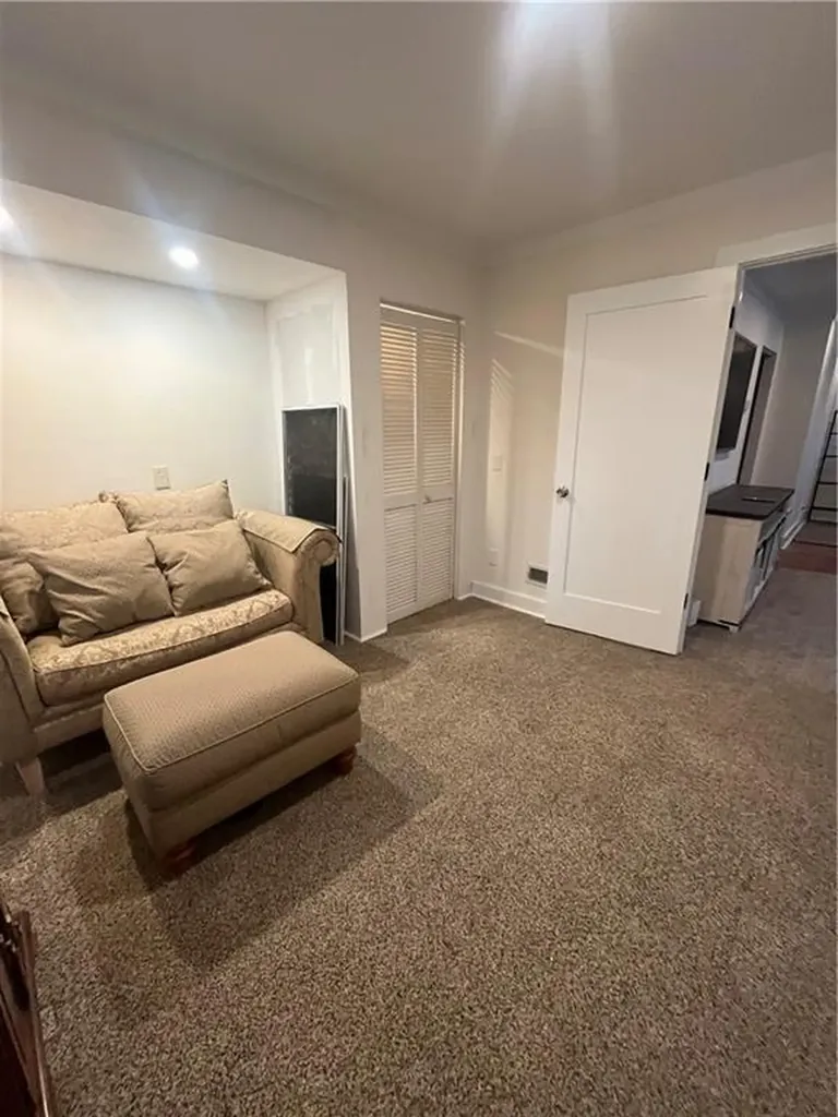 554 East Main Road Middletown RI 02842