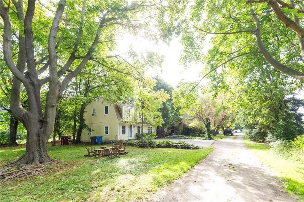 554 East Main Road Middletown RI 02842